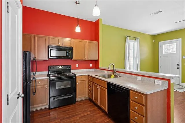 626 Saint Maurice Ave — Photo 9