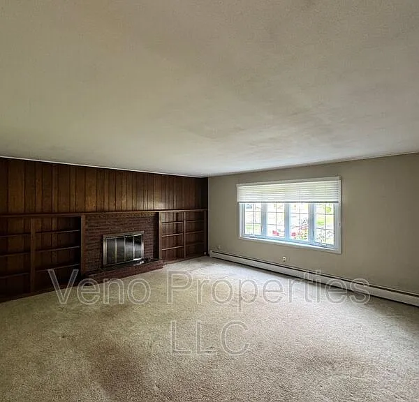 23 Glenwood Dr — Photo 9
