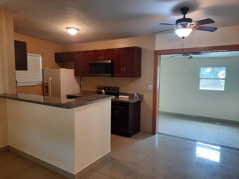 4350 NE 18th Ave — Photo 3