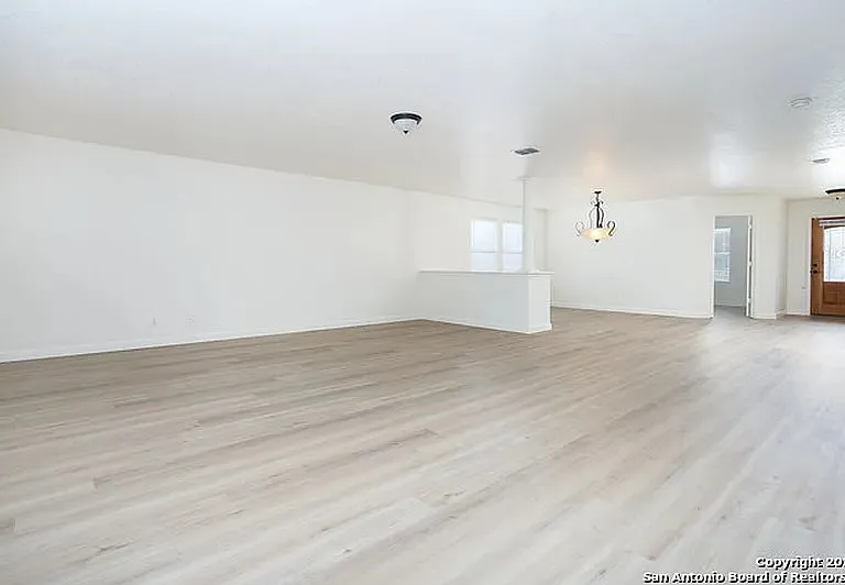 10002 Powderhouse Dr — Photo 5
