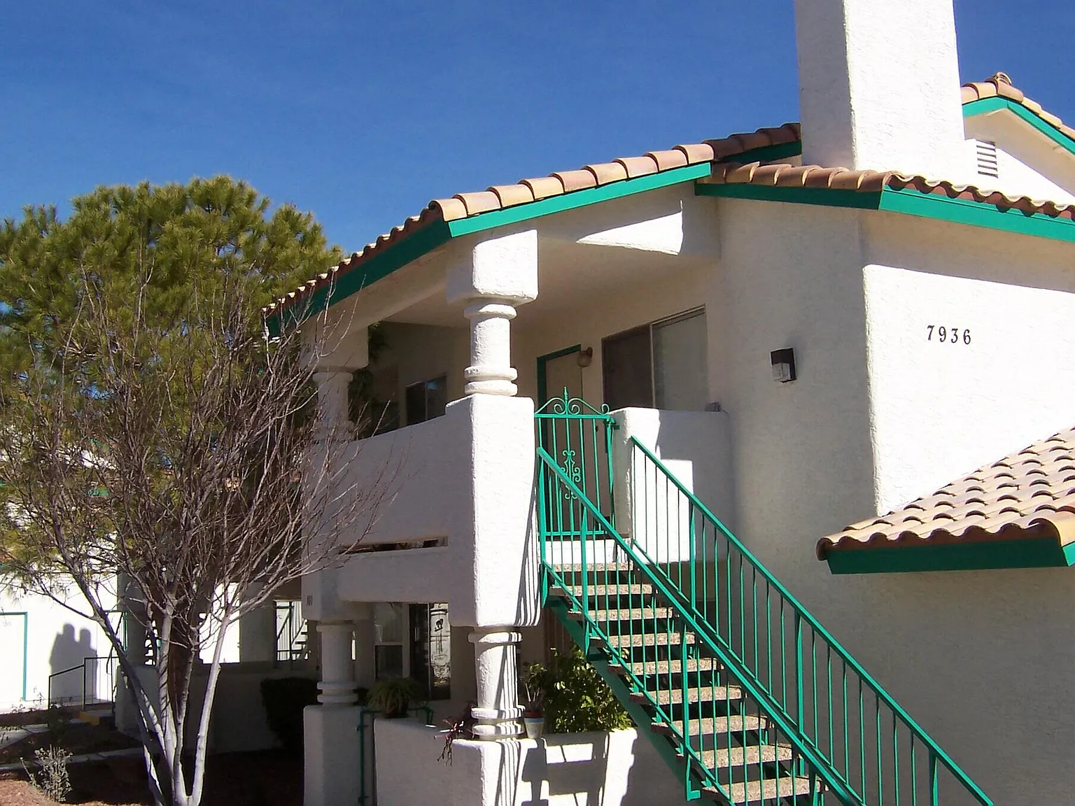 2 bed, 912 sqft, $1,350 — Photo 2