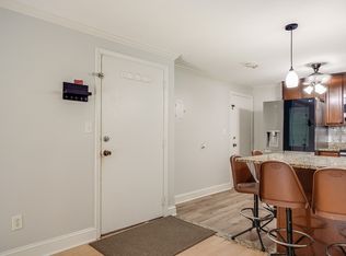 668 Robbins Ave APT 15, Dracut, MA 01826