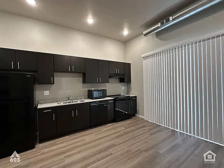 University Hills Village — Photo 121