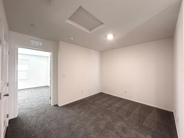 4921 Hunter Mesa Ave — Photo 10