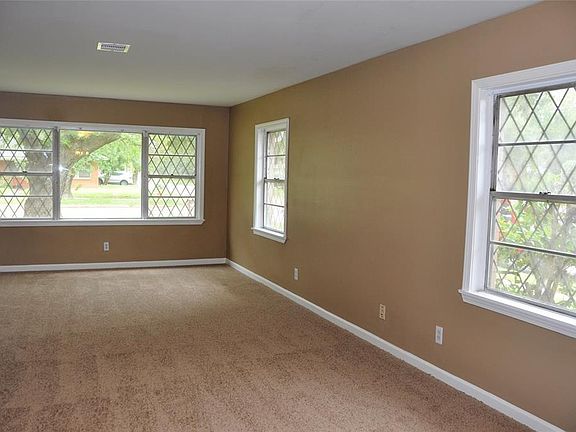 4th image of 1801 Robinhood St