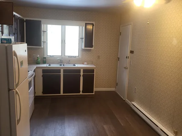 117 Pine Forest Rd APT 2, Greeley, PA 18425