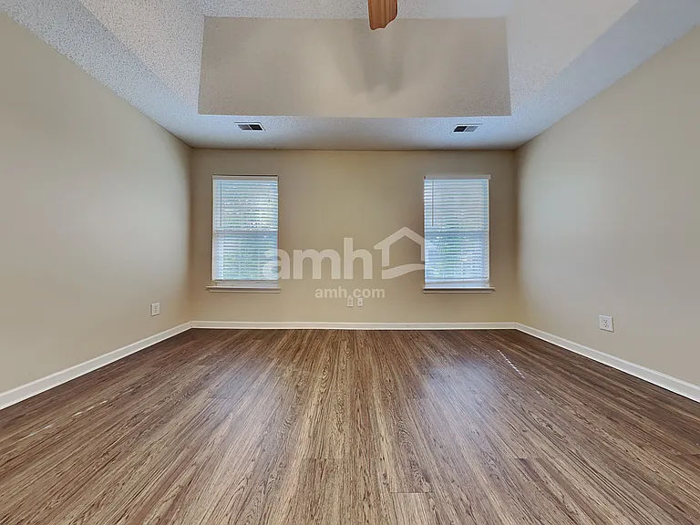 149 Trickle Dr — Photo 8