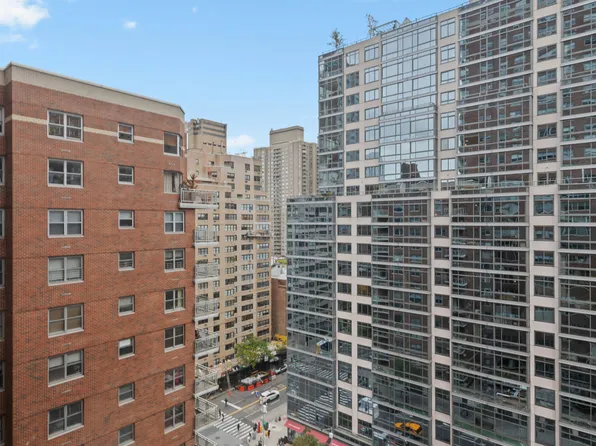 360 East 72nd Street image 6 of 6