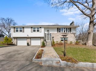 21 Oak Ridge Cir, Weymouth, MA 02188