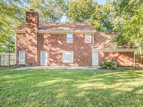 4th image of 8377 Chimneyrock Blvd