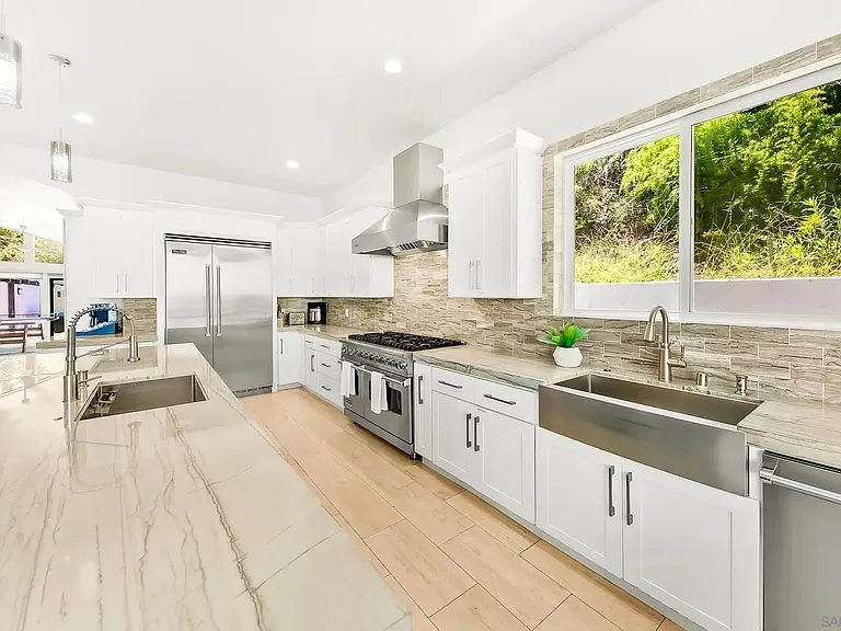 7256 Rue Michael — Photo 37