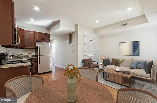 1516 W Diamond St #D Photo 1