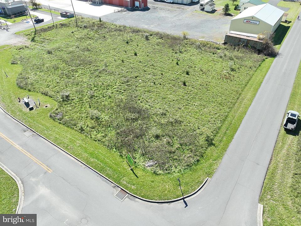 1st image of 7 Plaza Dr
