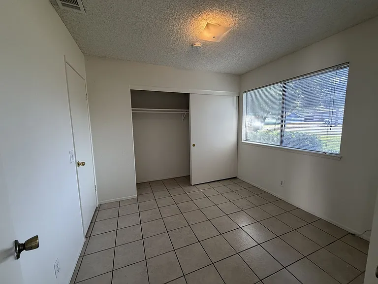 1594 Christopher Ln — Photo 22