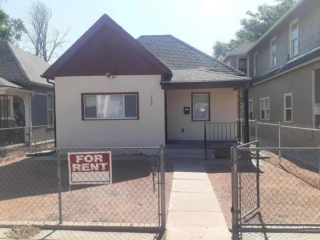 1220 Spruce St — Photo 1