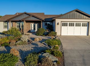 3135 Lincoln Ave, Bandon, OR 97411