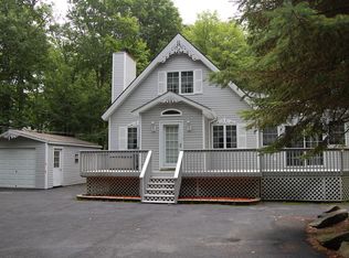 103 Whippletree Ln, Hawley, PA 18428