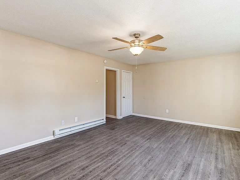 Sanford Estates — Photo 11