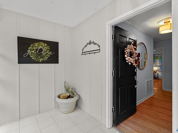 4th image of 2708 Imperial Dr SE
