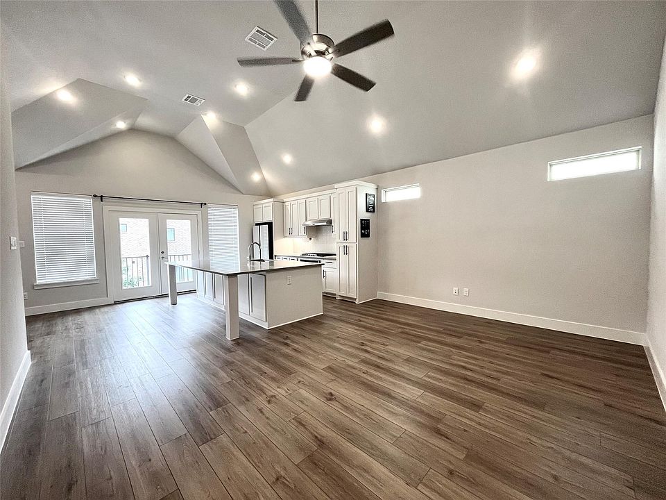 1st image of 8127 Bromley Dr