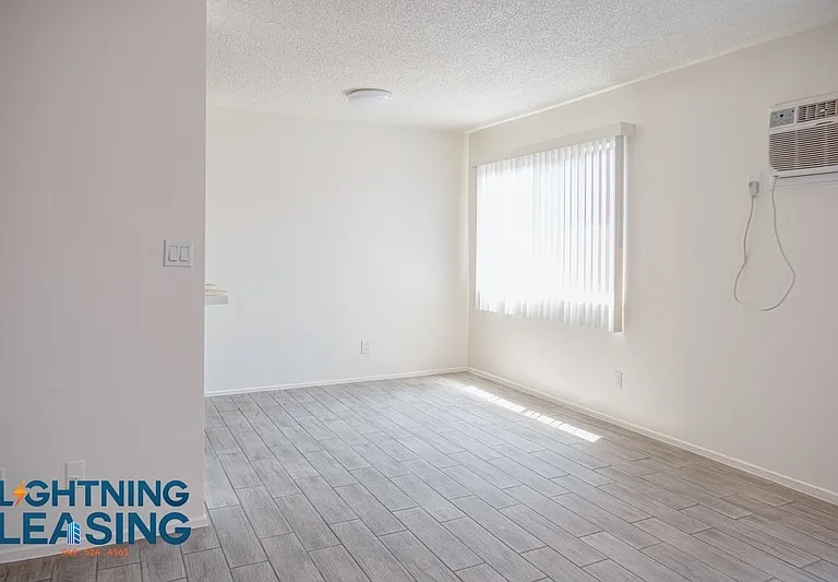 915 N Wilton Pl #309 — Photo 20