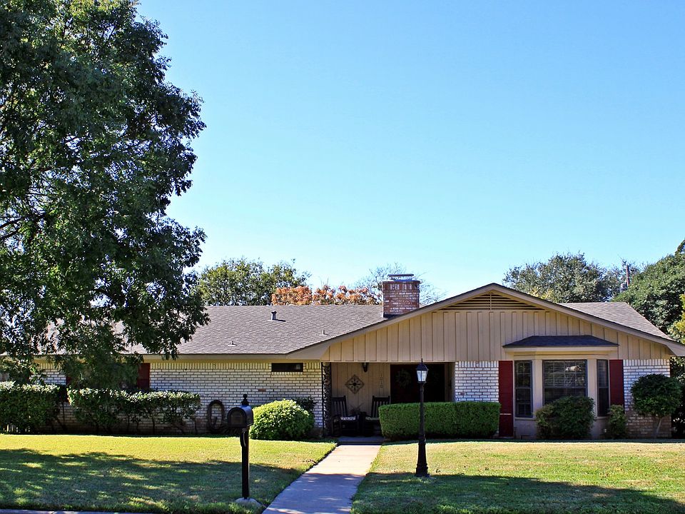 1st image of 1010 Southwood Dr