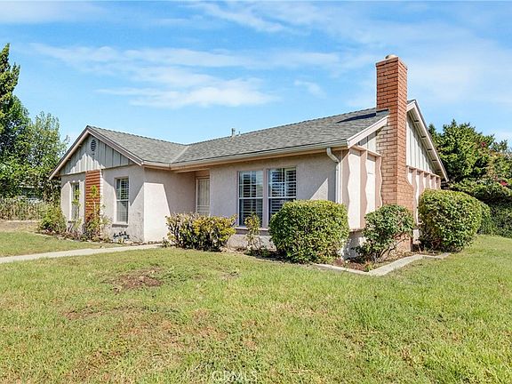 3rd image of 3205 E Point Cedar Dr