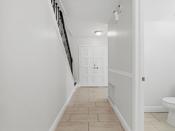4th image of 7014 Edenbrook Ct