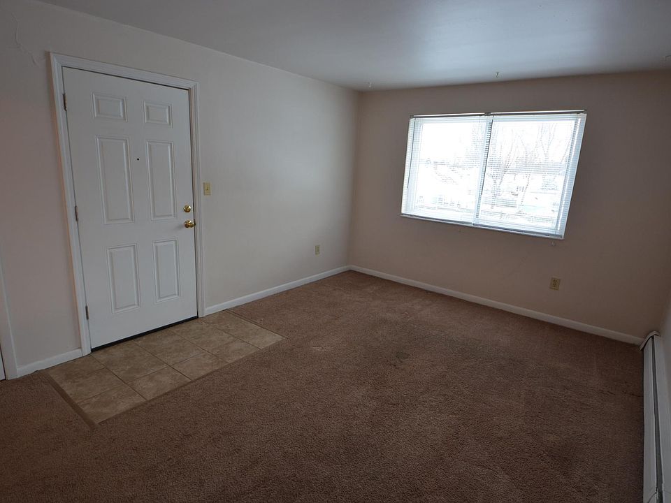 1st image of 846 Youngs Ln APT 5