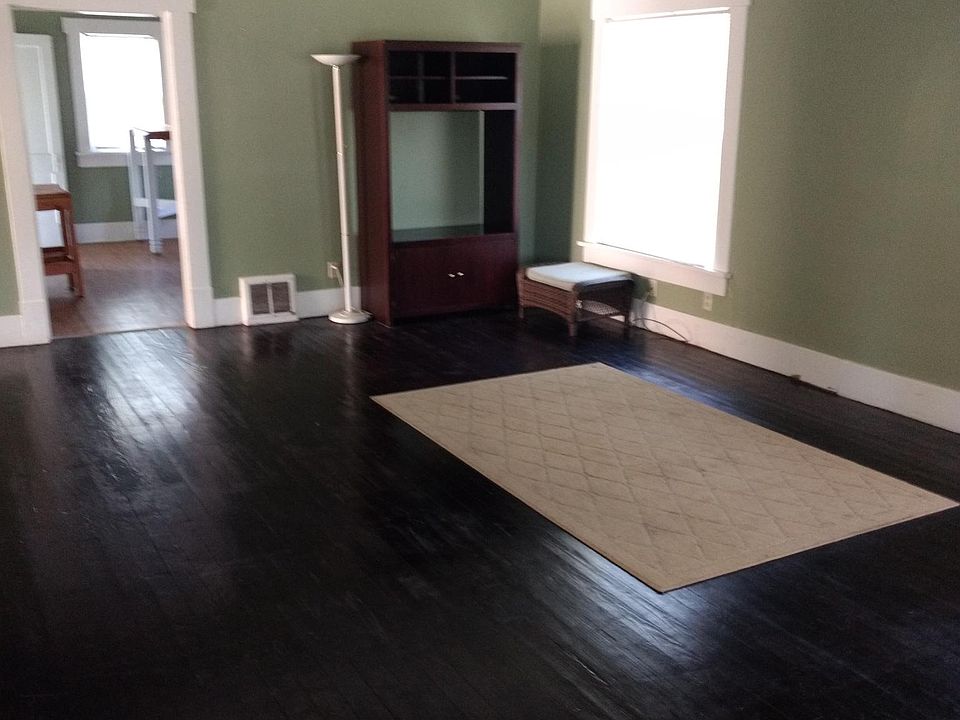 1st image of 305 E Quincy St