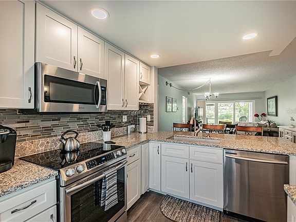 4th image of 6210 Sun Blvd APT 101