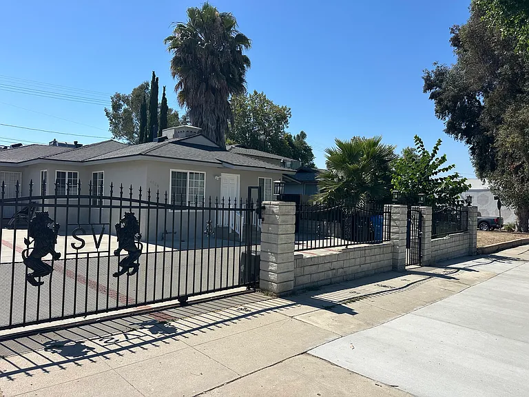 4847-4849 Topanga Canyon Blvd — Photo 9