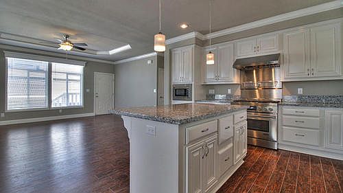 4th image of 325 Sylvan Ave Spc 76