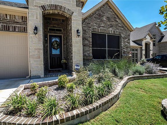 2nd image of 2810 Palmerston Dr