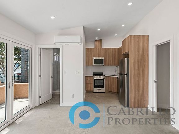 4th image of 2104-2110 Bacon St Unit 12