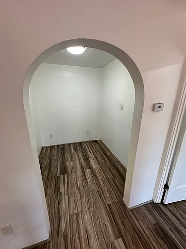 1370 N D St #105 Photo 1