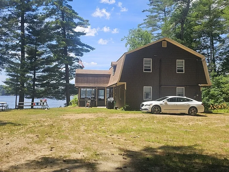 104 Prouty Ln — Photo 1