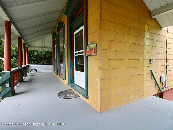 4th image of 58 Manalapan Ave #A