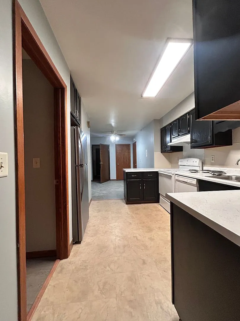 950 N. Kelly Street — Photo 4
