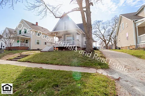 515 N State St Photo 1