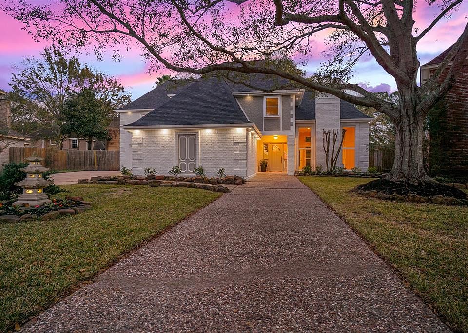 1st image of 20687 Laurel Lock Dr