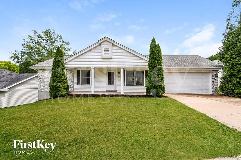 3 bed, 2.5 bath, 1740 sqft, $2,580 — Photo 1