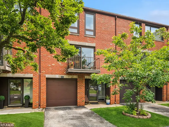 3845 Appian Way, Glenview, IL 60025