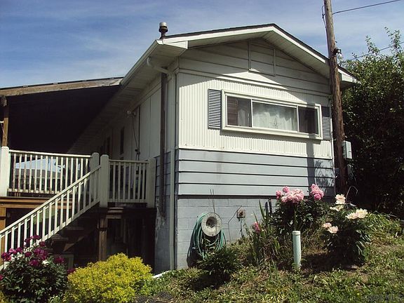 4th image of 387 Rebecca St
