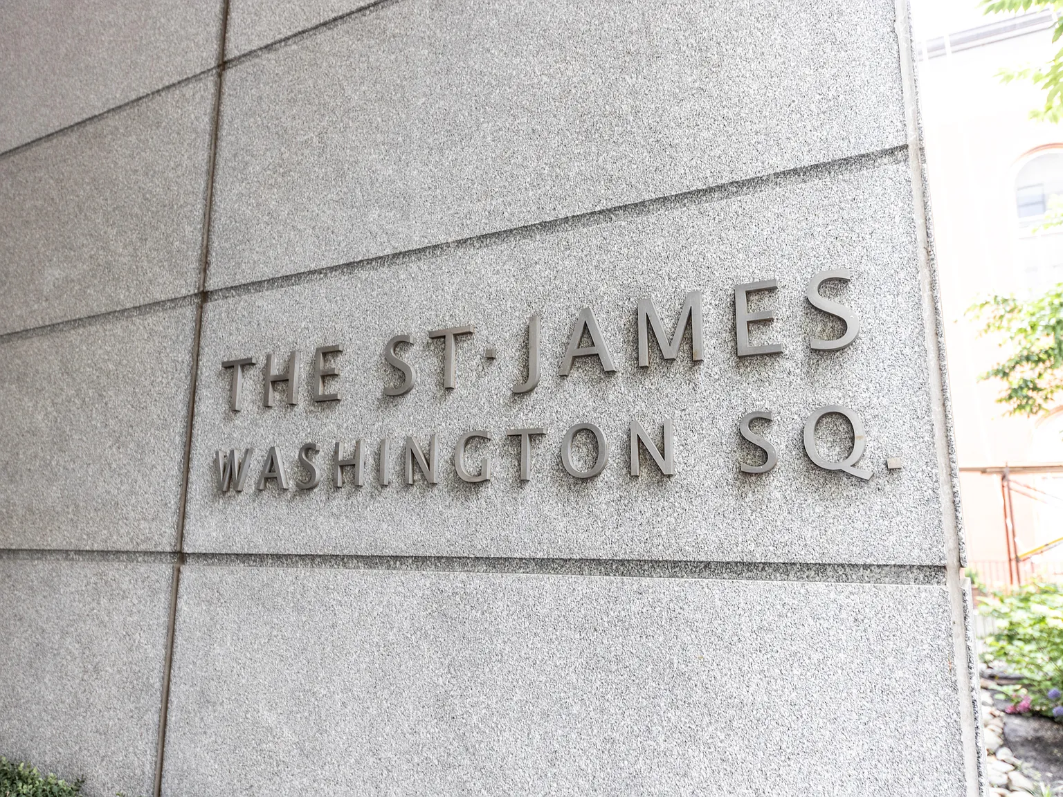 The St James — Photo 3