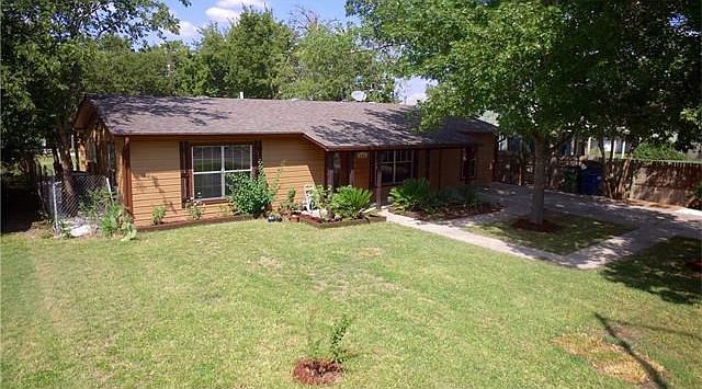 1st image of 407 E Davilla St