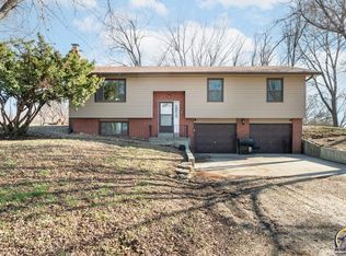 672 High View Rd, Meriden, KS 66512