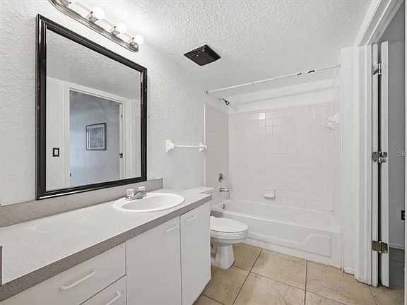 4th image of 1602 Columbia Arms Cir Unit 106