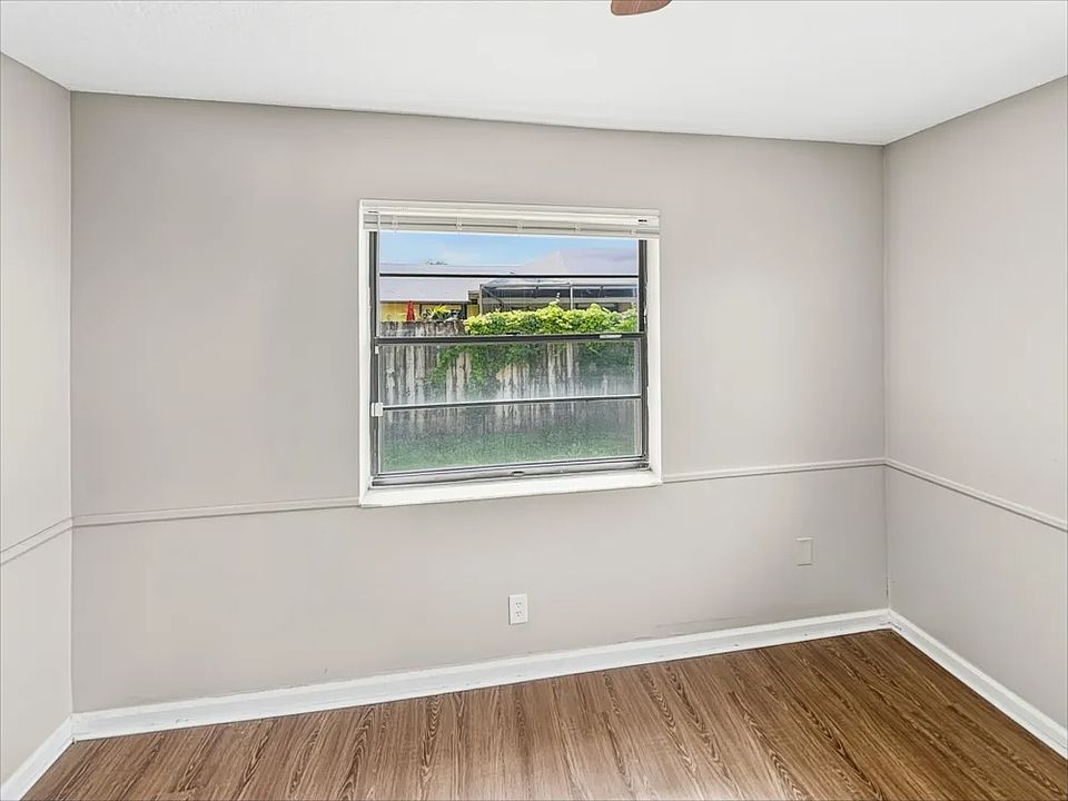 1st image of 728 Ryanwood Dr
