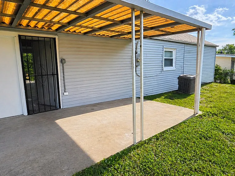 8109 Cler Ave — Photo 10
